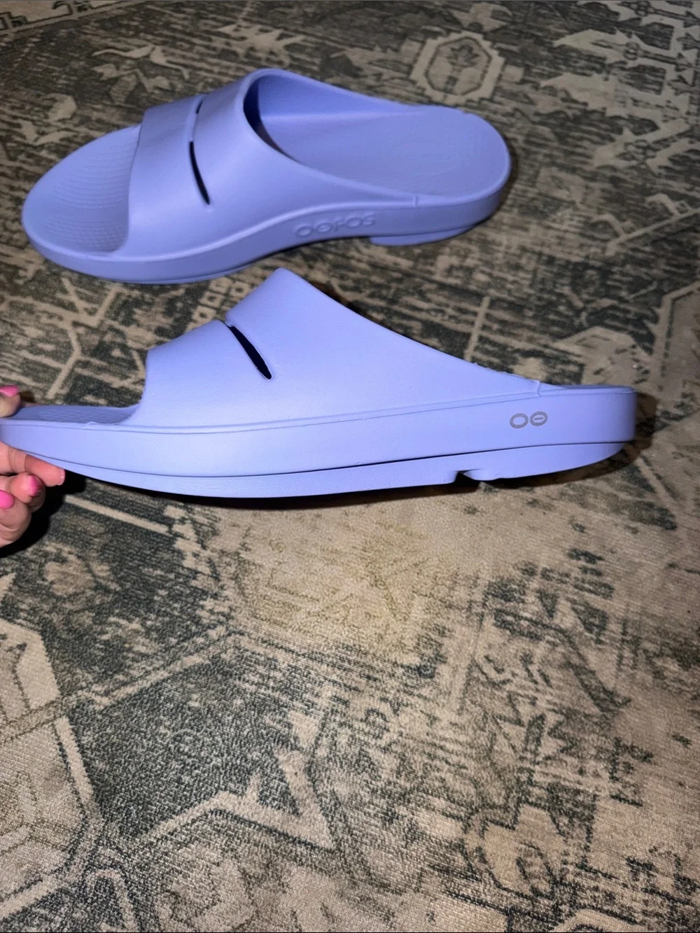 Oofos unisex OOAHH slides in lilac men’s size 11 women’s 13